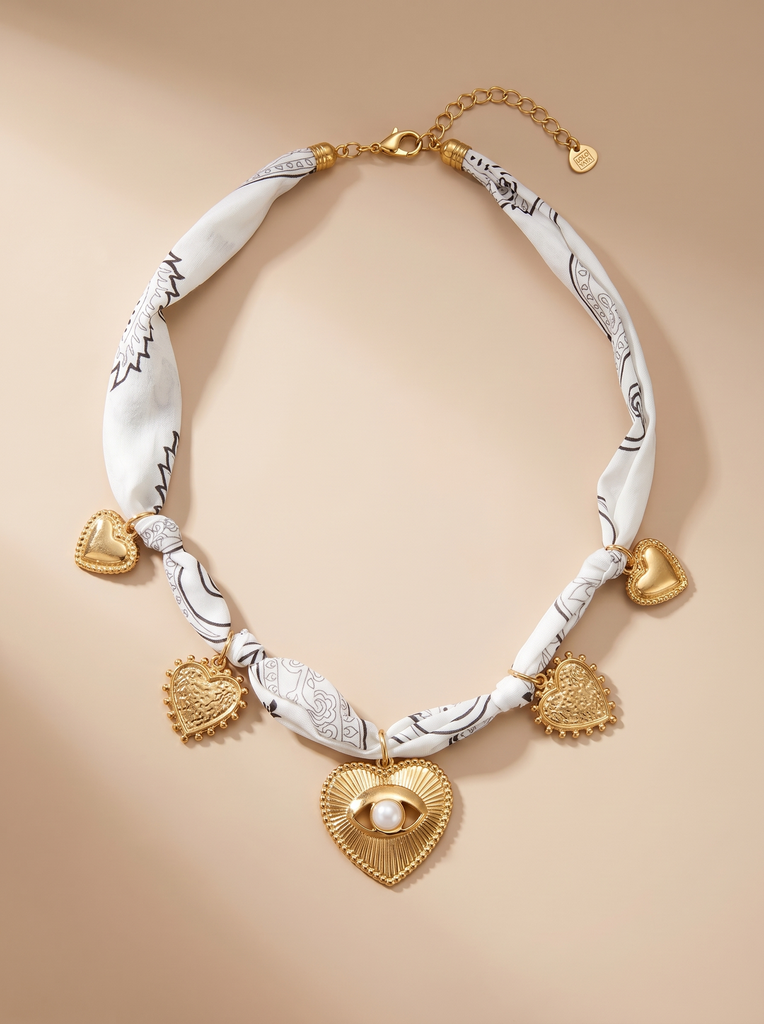 Collier en tissu avec charms coeur - Alitzel - Blanc