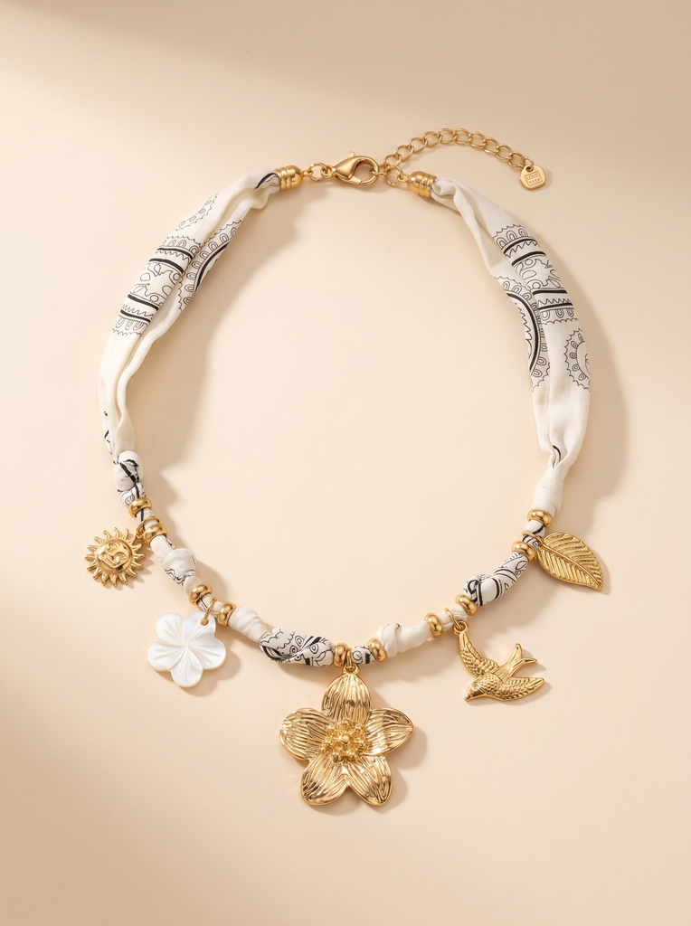 [45550-COLLIER-ADHARA-BLANC] Collier en tissu avec charms fleur - Adhara - Blanc