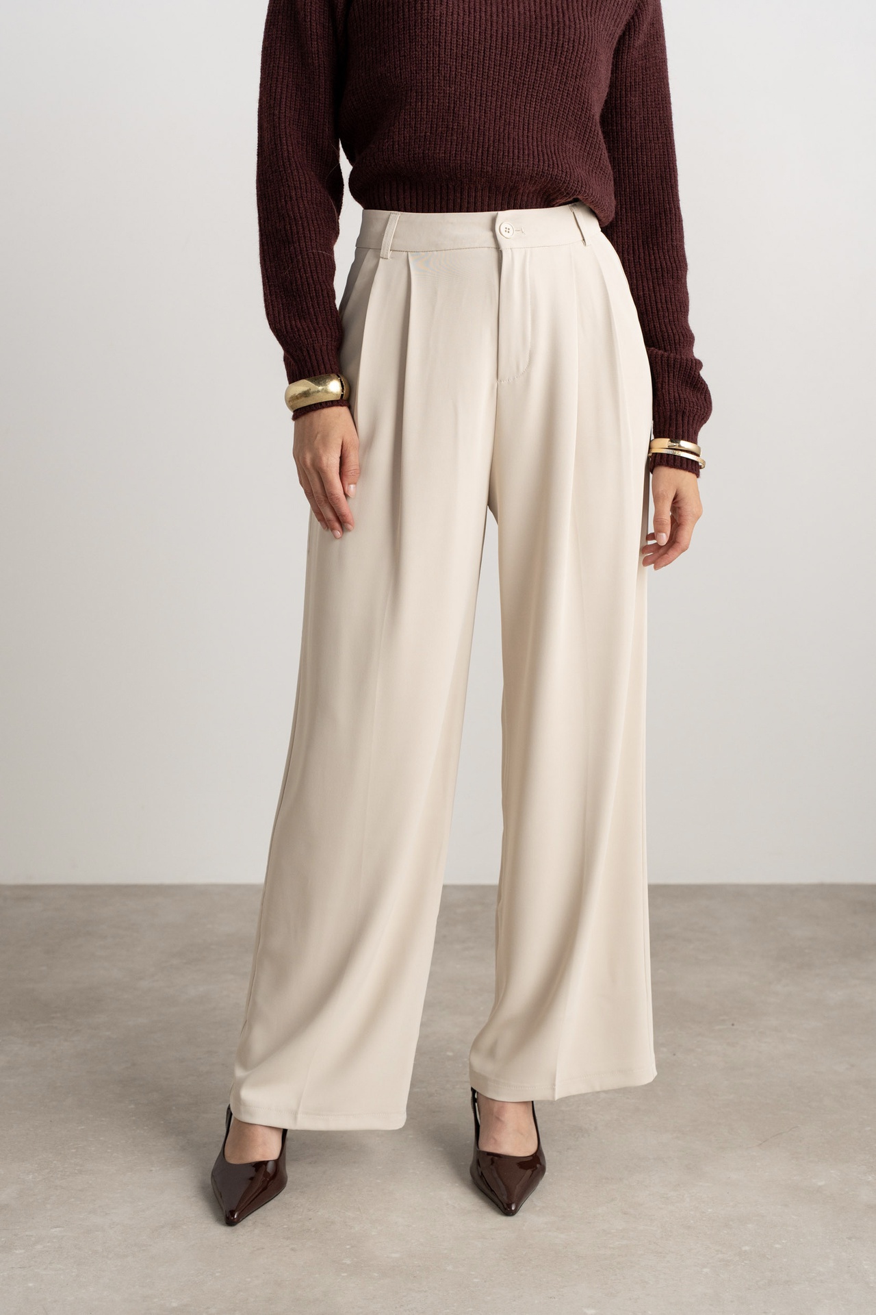 Pantalon de tailleur fluide avec plis plats - Pina - Beige