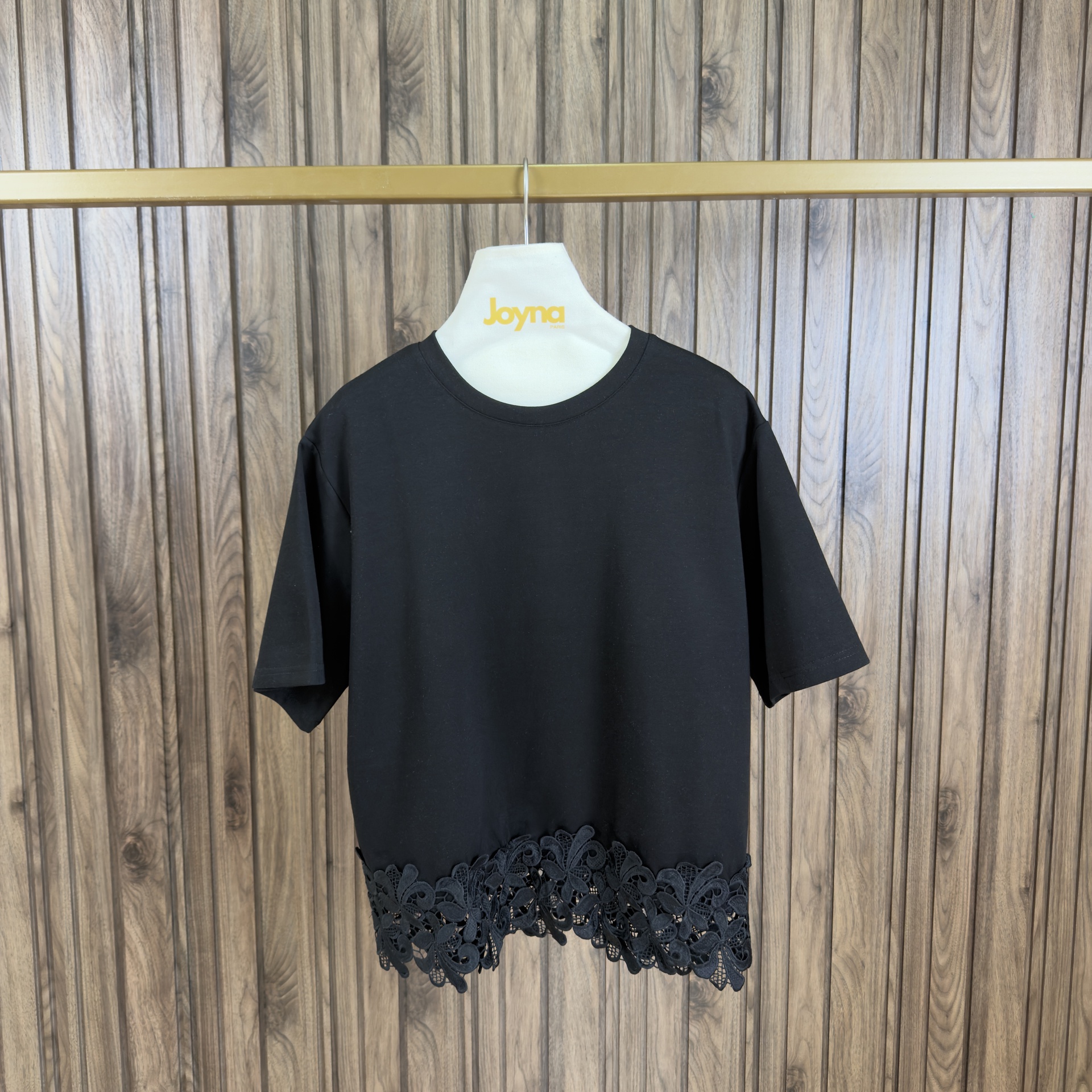 T-shirt manches courtes avec broderies - noir