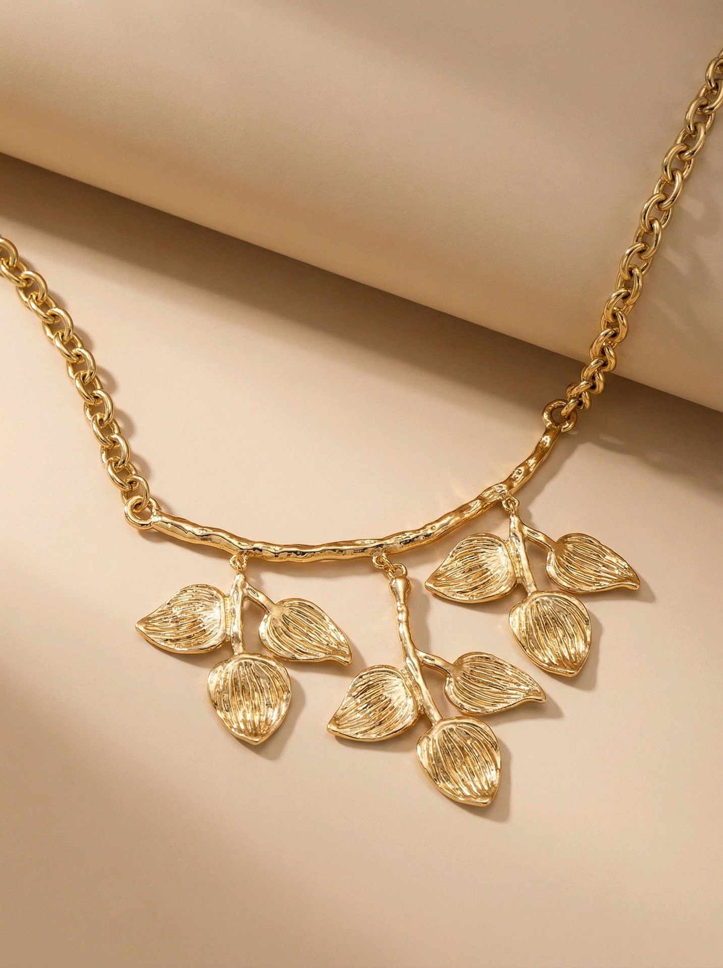 Collier en acier - Branche d'Eden - Doré