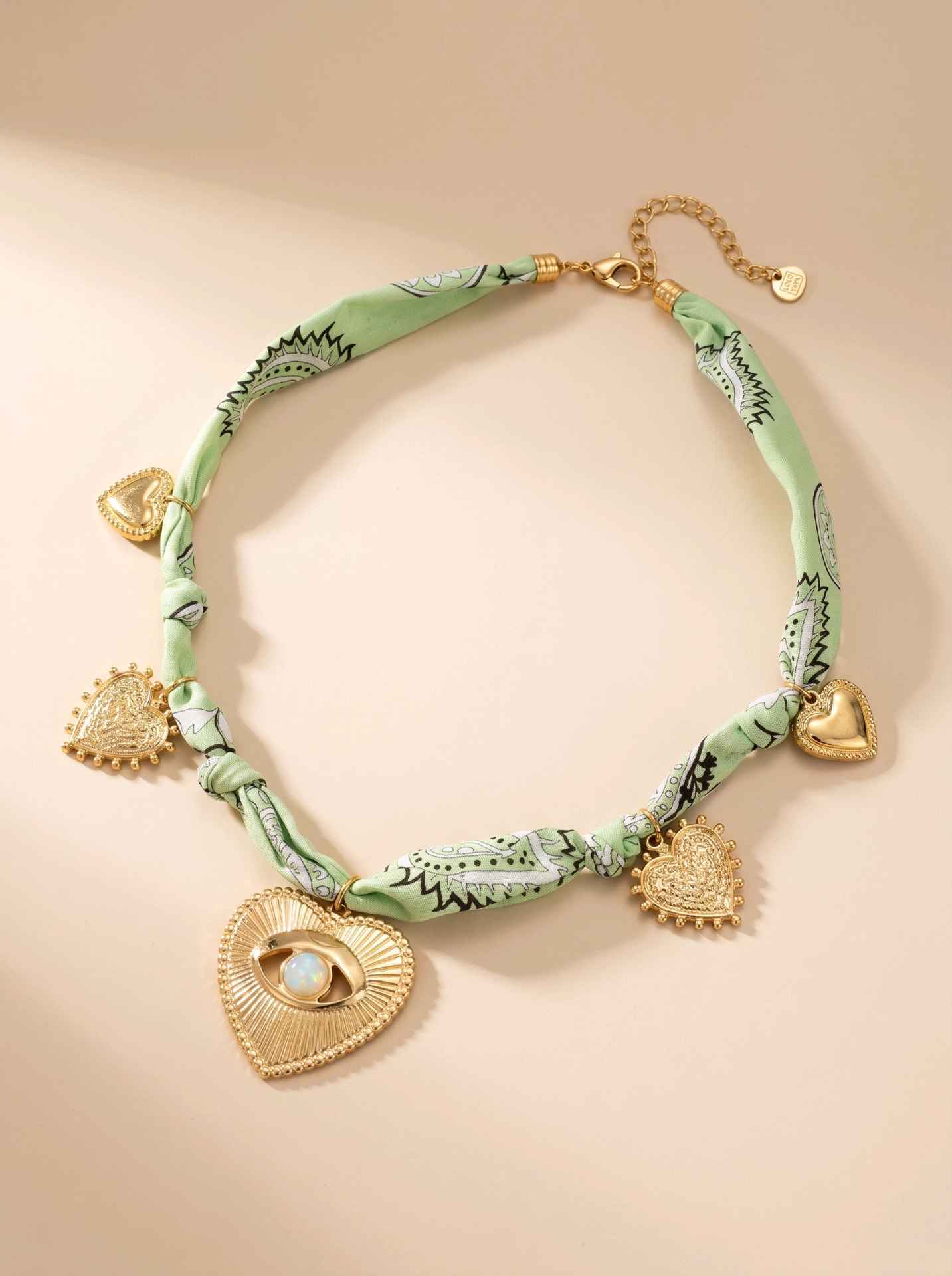 Collier en tissu avec charms coeur - Alitzel - Vert Clair